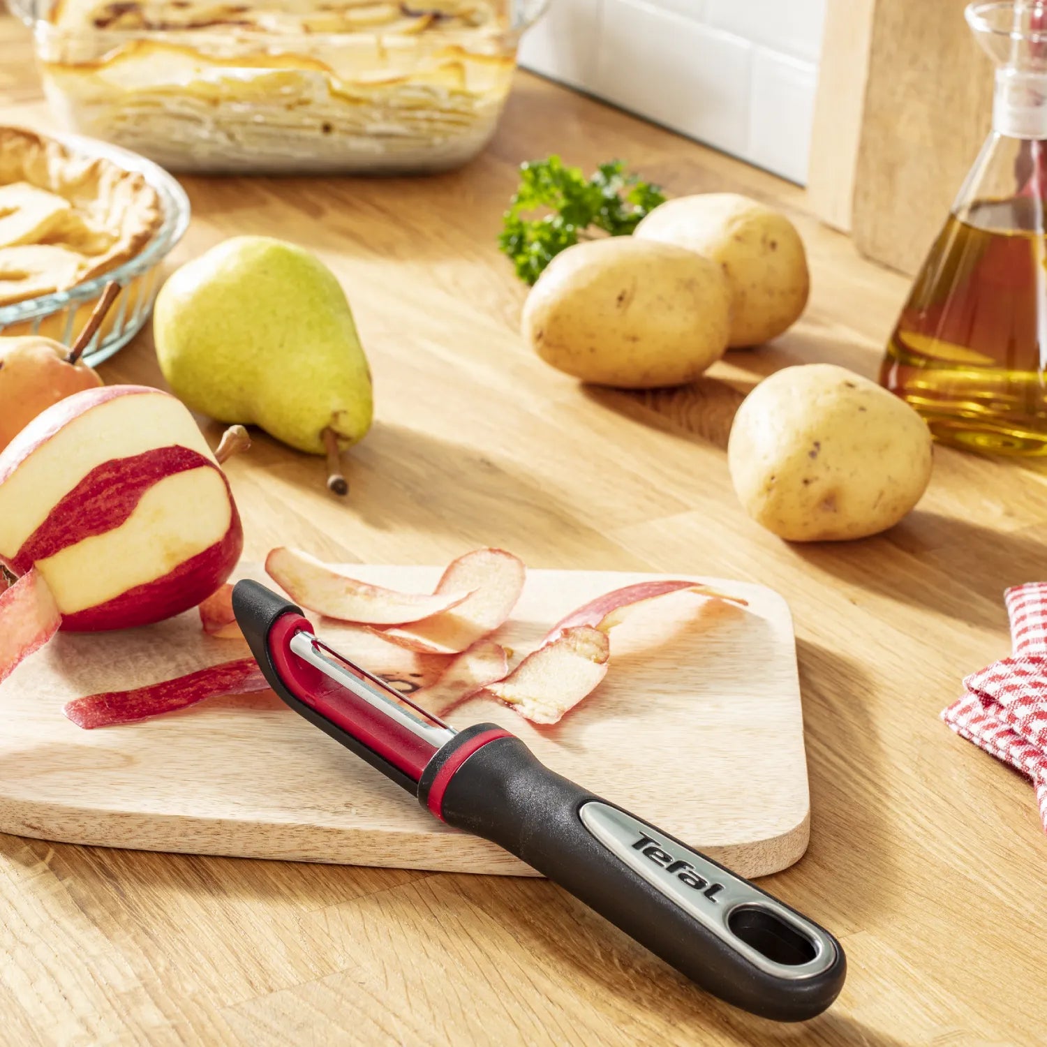 Tefal Ingenio Peeler K2071014 in use