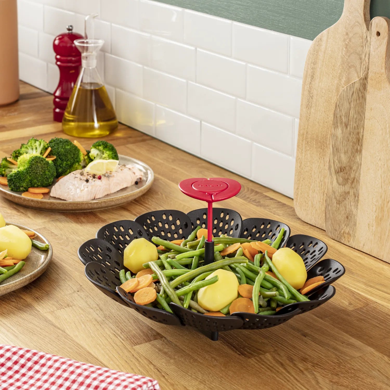 Tefal Ingenio Steamer Basket K2071614 in use