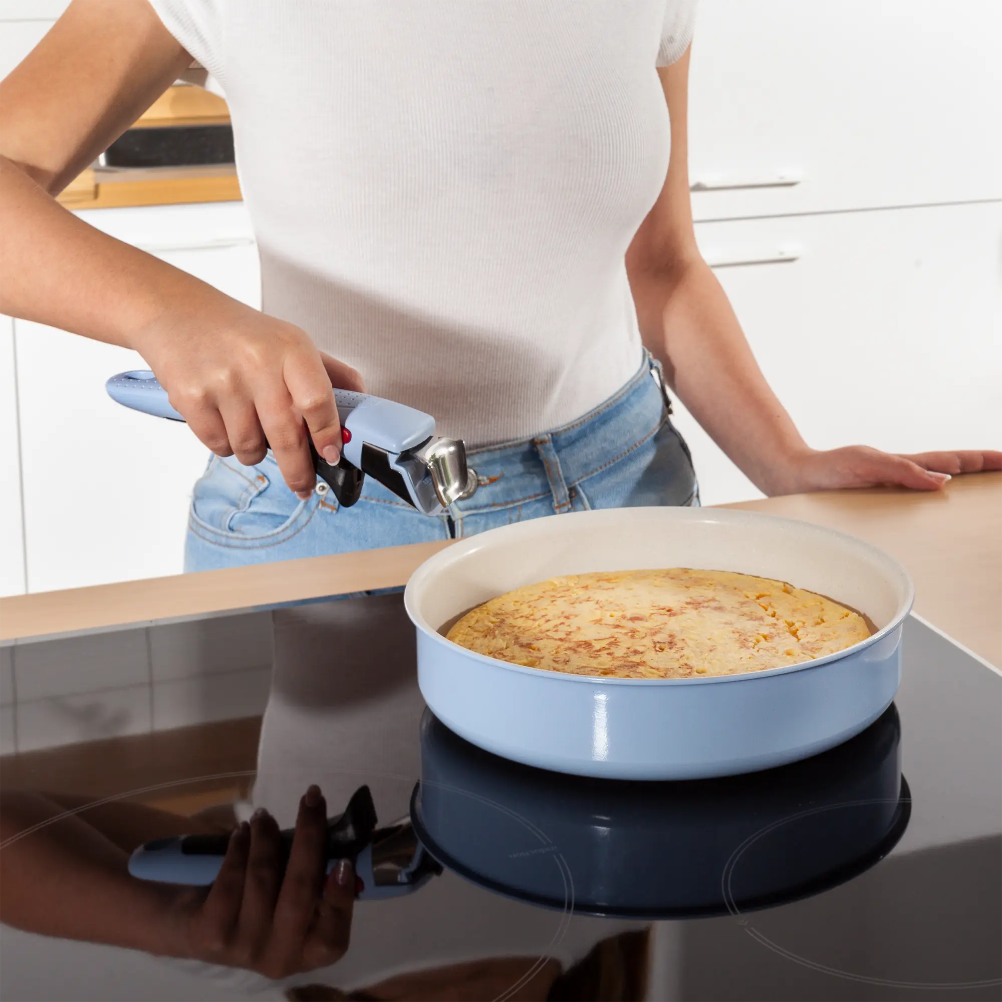 Tefal Ingenio Serenity Induction Non-Stick Calm Blue Frypan on Induction cooktop