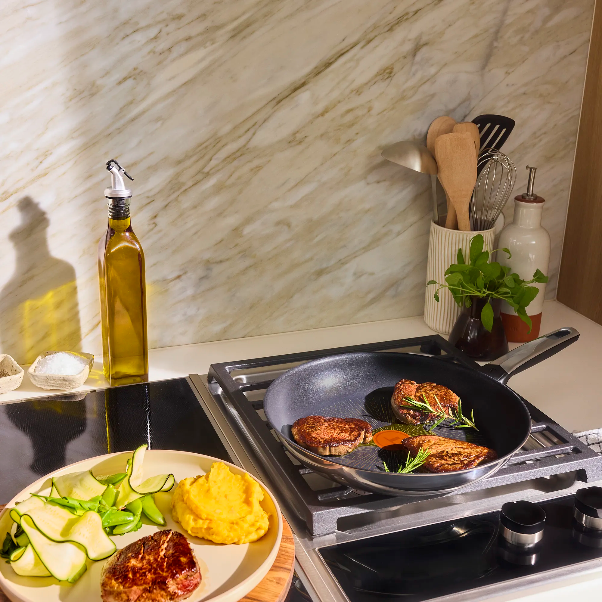 Tefal Emotion+ Flavors Induction Stainless Steel Oil Concentrating Non-Stick Frypan 24cm