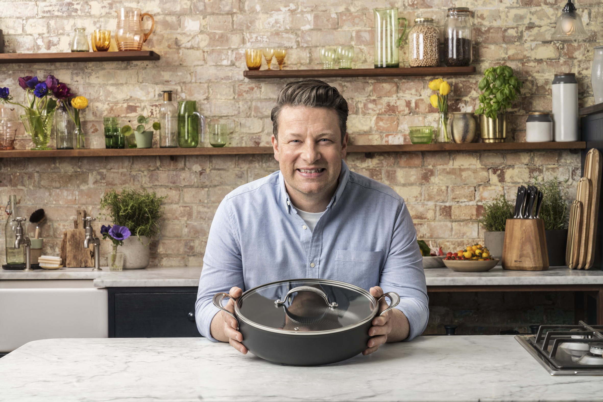 Jamie Oliver by Tefal Cooks Classic Induction Non-Stick Hard Anodised All-In-One Pan 30cm + Lid