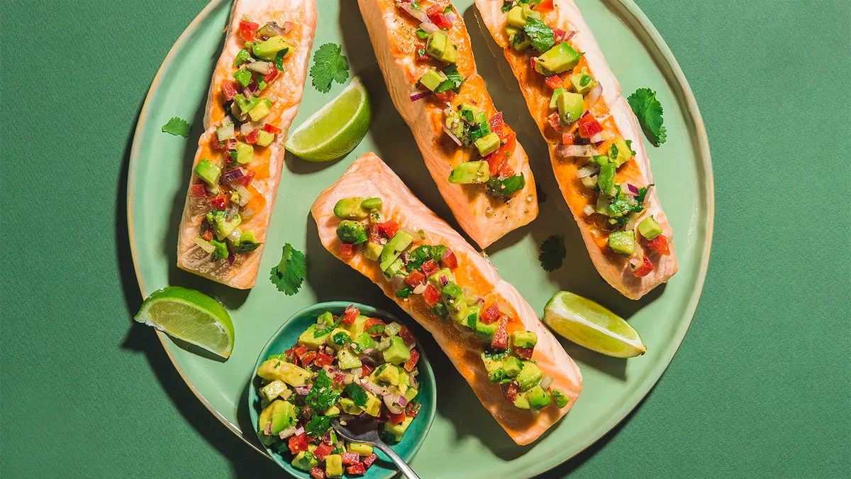Salmon with Avocado Salsa | Tefal Recipe
