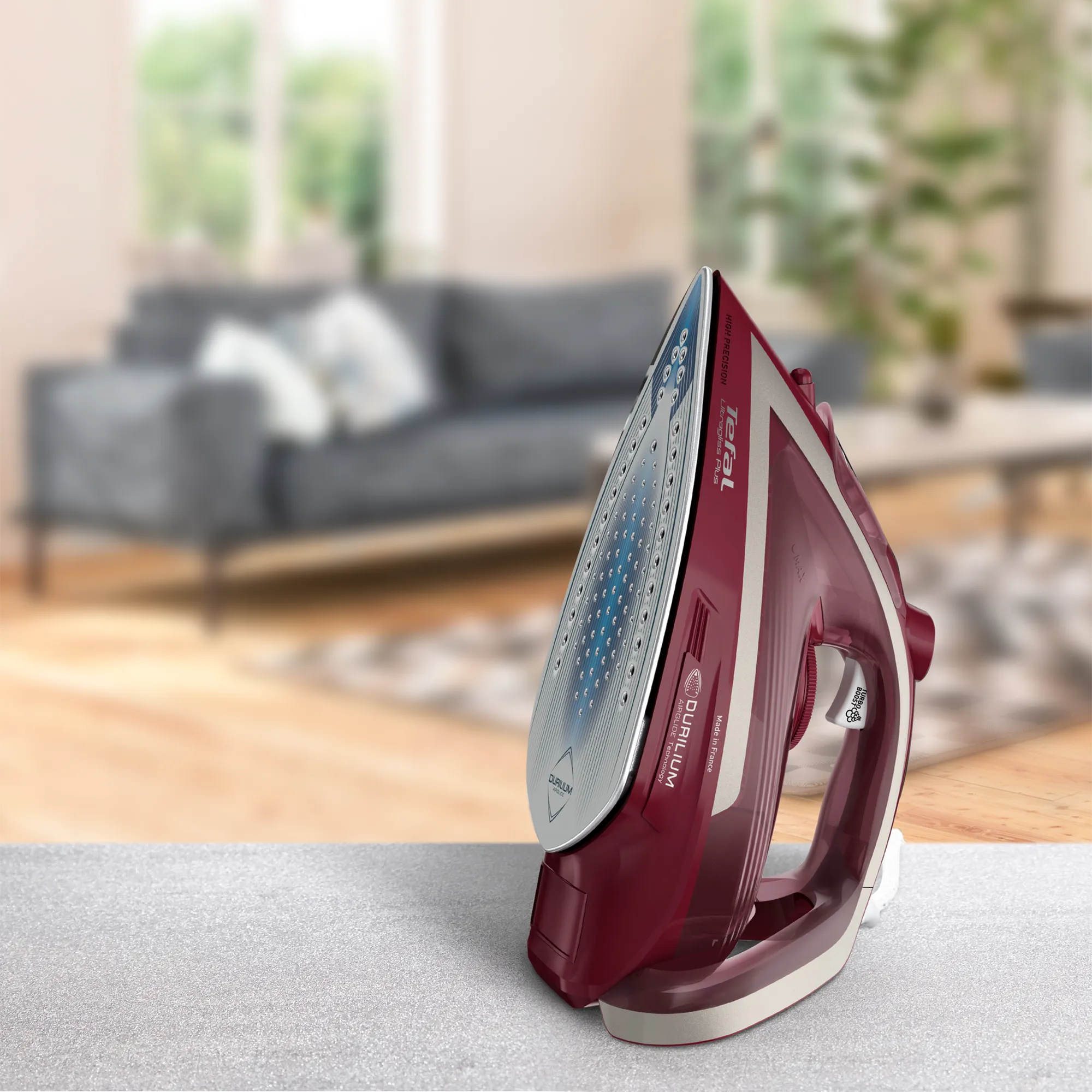 Tefal Ultragliss Anti-Calc Plus Steam Iron FV6845