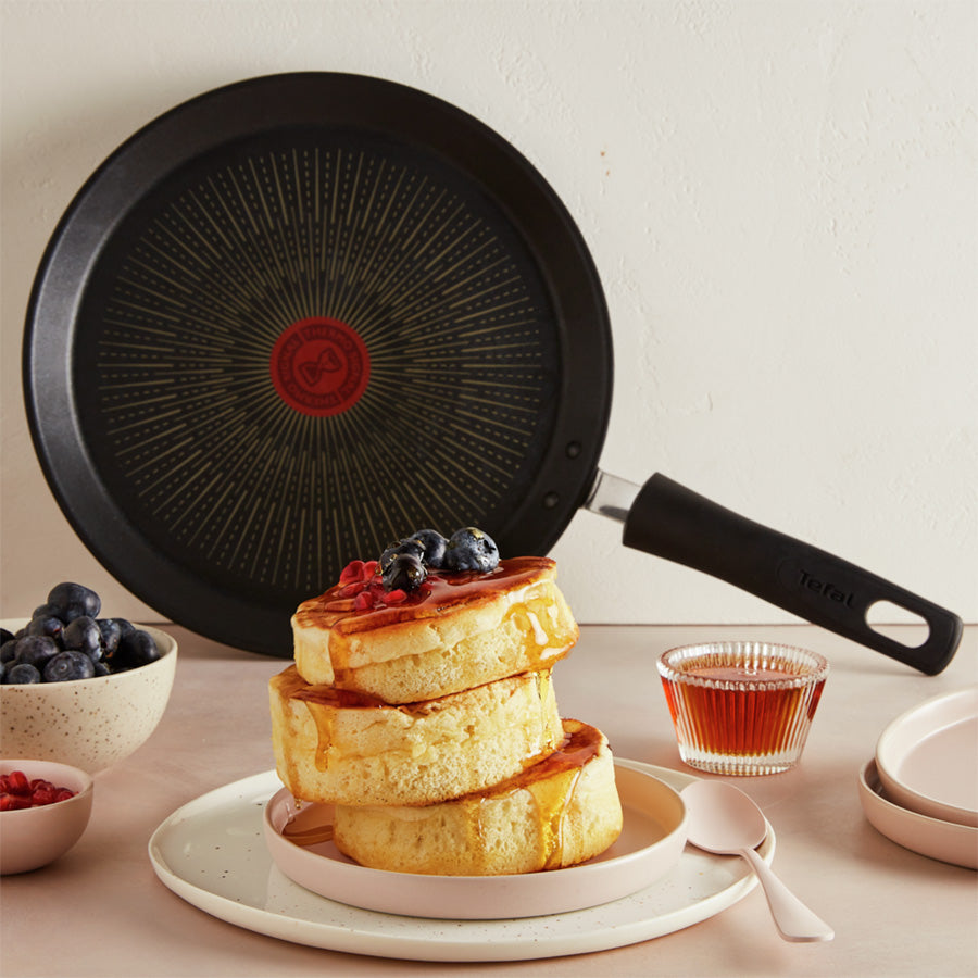 Vogue HT960 30cm Non-Stick Crepe Pancake Pan, Induction Compatible, Heavy Duty Aluminium, Black