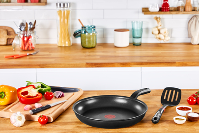 TEFAL Daily Chef Black Non-stick Induction Frypan 20cm G2670232